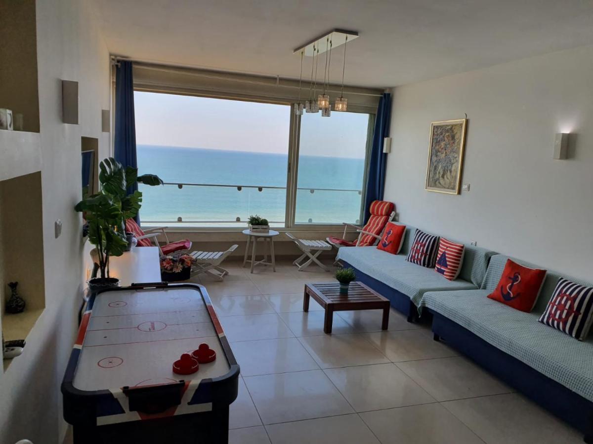 Magic On The Sea-Suites With A Private Jacuzzi And A Private Sea View Netanja Exterior foto