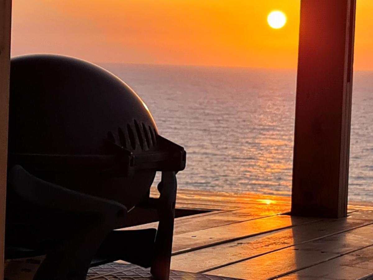 Magic On The Sea-Suites With A Private Jacuzzi And A Private Sea View Netanja Exterior foto