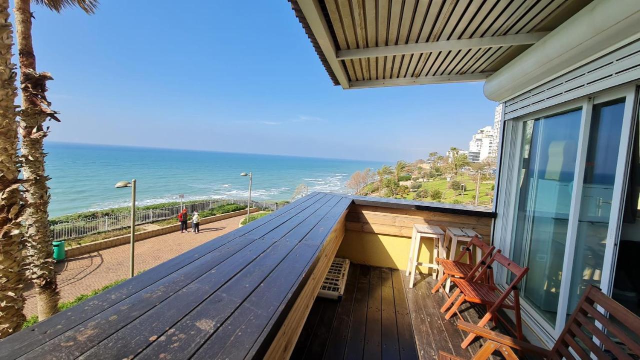 Magic On The Sea-Suites With A Private Jacuzzi And A Private Sea View Netanja Exterior foto