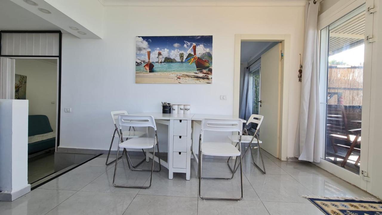Magic On The Sea-Suites With A Private Jacuzzi And A Private Sea View Netanja Exterior foto