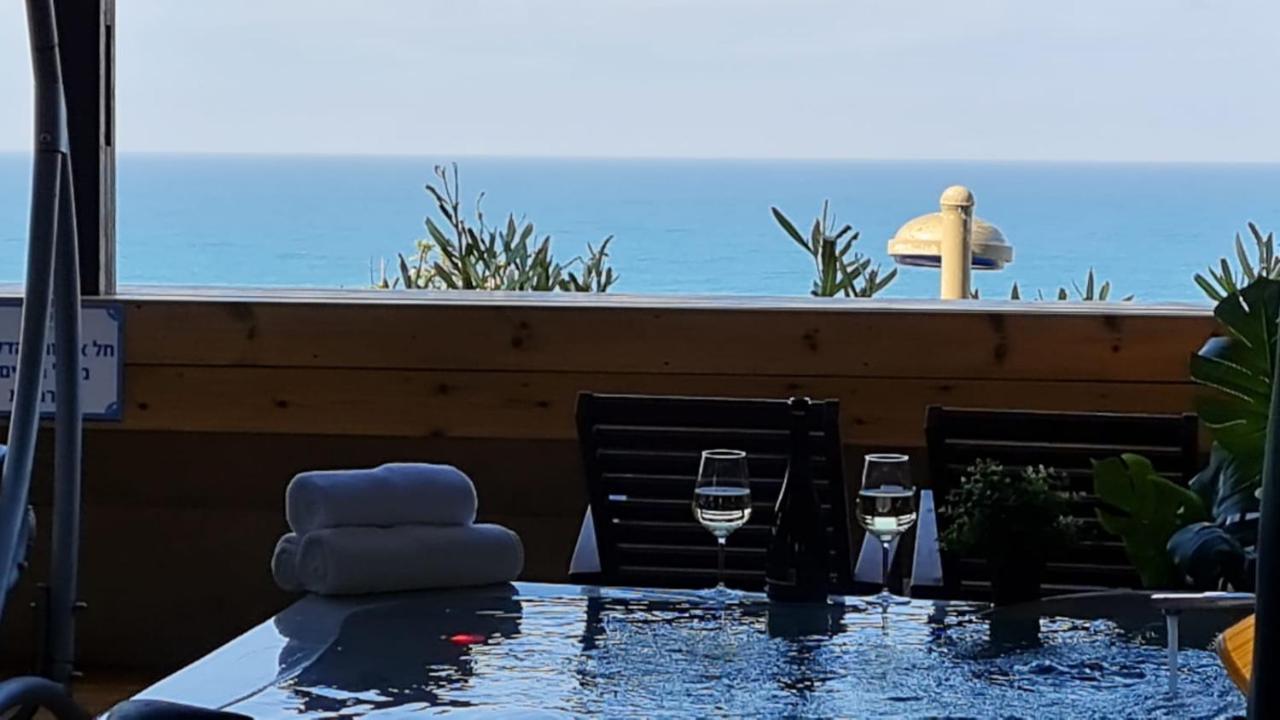 Magic On The Sea-Suites With A Private Jacuzzi And A Private Sea View Netanja Exterior foto