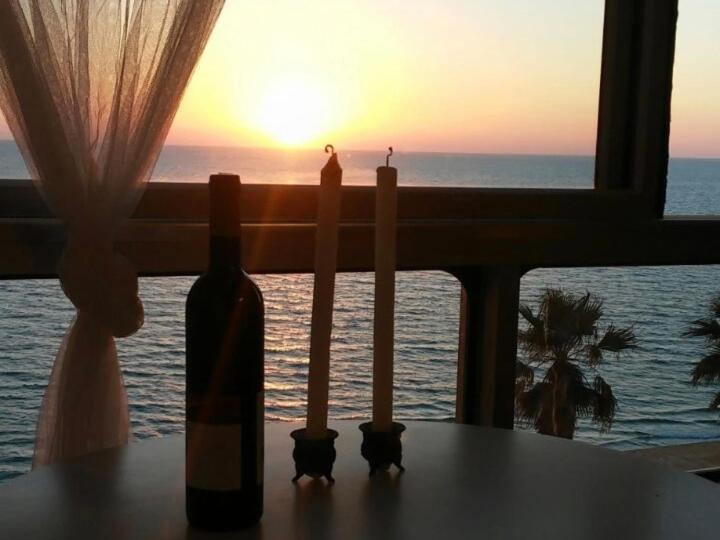Magic On The Sea-Suites With A Private Jacuzzi And A Private Sea View Netanja Exterior foto