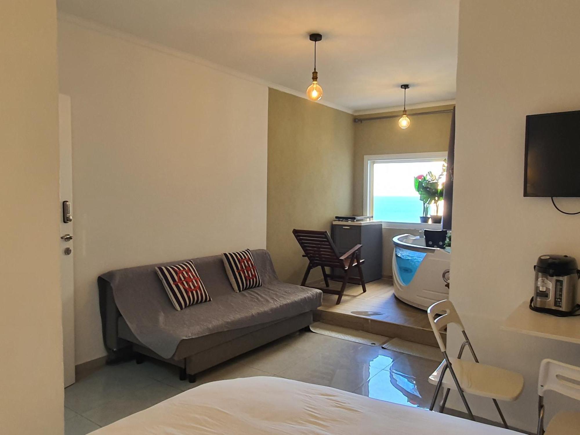 Magic On The Sea-Suites With A Private Jacuzzi And A Private Sea View Netanja Zimmer foto